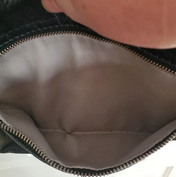 America Leather Co Leather Embossed Navy Crossbody - Picture 11 of 14